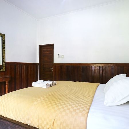 Puri Nusa Beach Hotel Batumadeg 外观 照片
